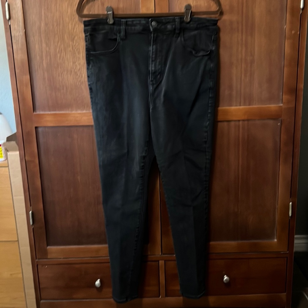 American Eagle Black Jean - 16 short